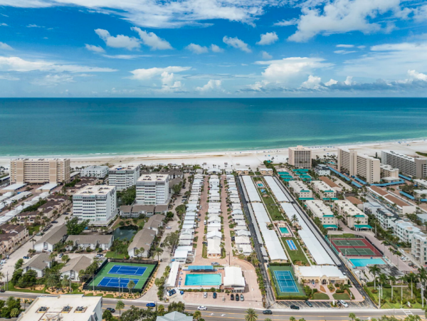 Beachside Vacation Retreat - Great Amenities